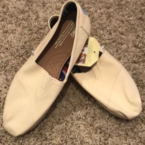 Toms shoes